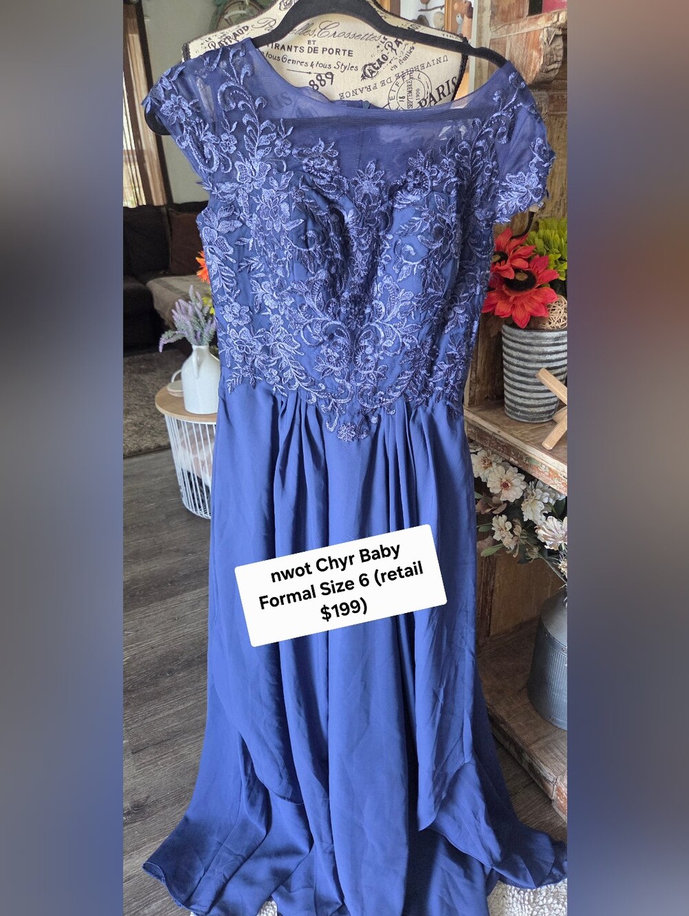 Elegant Lace Bodice Prom Dress in Royal Blue